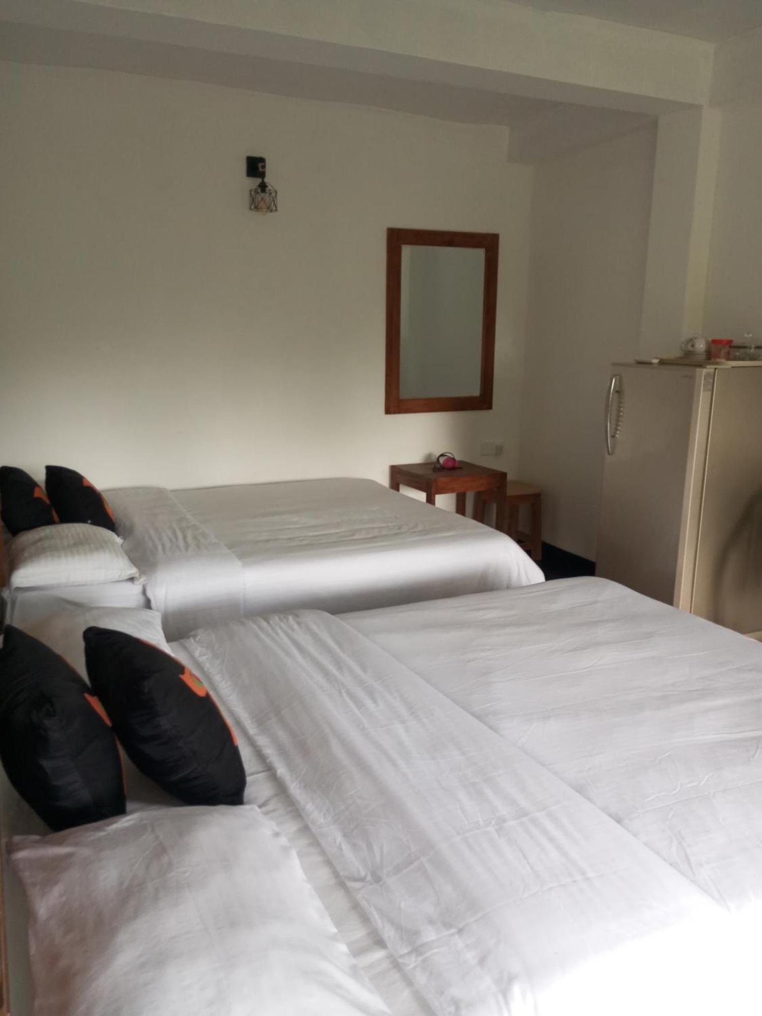 Chanidu Ella Inn Экстерьер фото